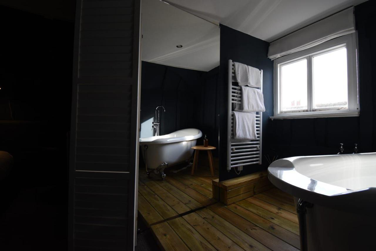 Whitehouse Rye Bed & Breakfast Bagian luar foto Bathroom