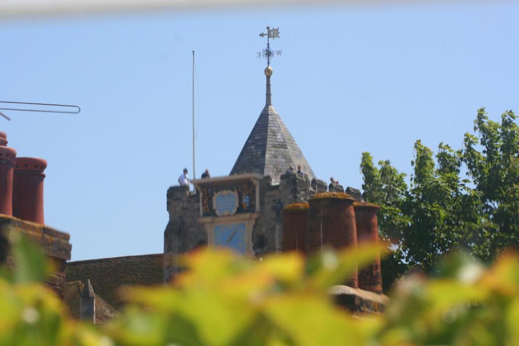 Whitehouse Rye Bed & Breakfast Bagian luar foto The church in Saint-André-de-Lidon