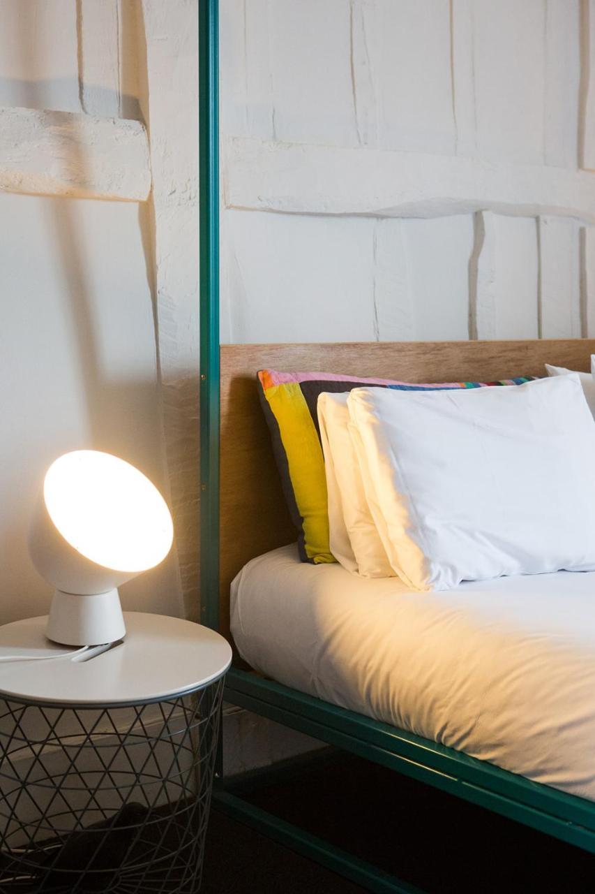 Whitehouse Rye Bed & Breakfast Bagian luar foto A lamp
